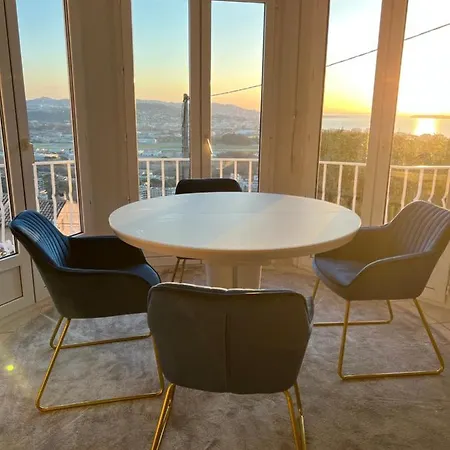 Villa A&F Mit Wunderschoenem Blick Auf Das Meer 펜션 망들리유 라 나플