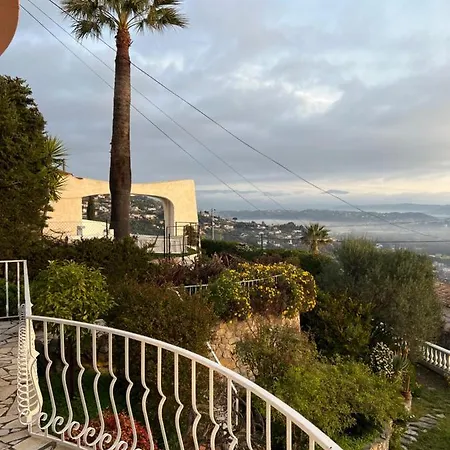 Villa A&F mit wunderschönem Blick auf das Meer Ferienhaus Mandelieu